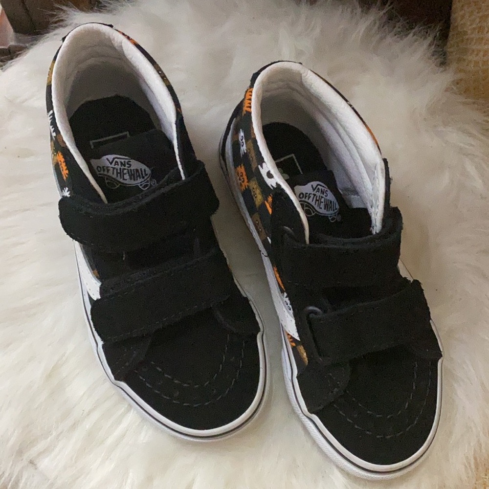 Vans - Picture 2 of 8